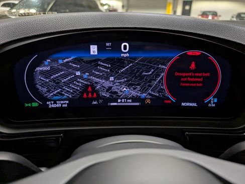 Certified 2024 Porsche Cayenne Coupe image 31