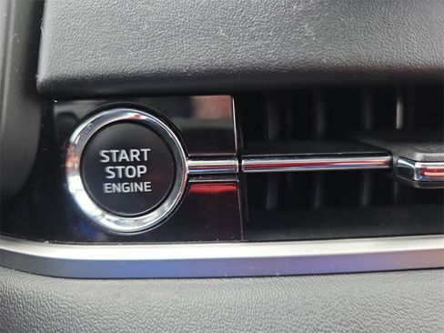 Used 2022 Mitsubishi Outlander ES image 27