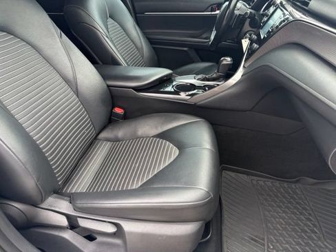 Used 2019 Toyota Camry LE FWD image 16