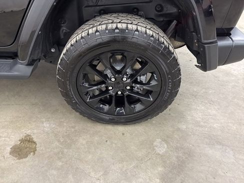 Used 2021 Jeep Wrangler Unlimited Sahara w/ Dual Top Group image 22