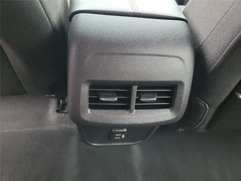 Used 2024 GMC Terrain SLE image 10