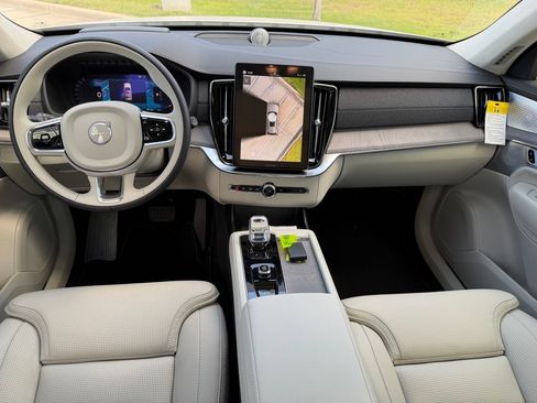 New 2026 Volvo XC90 B6 Ultra w/ Lounge Package AWD/4WD image 9
