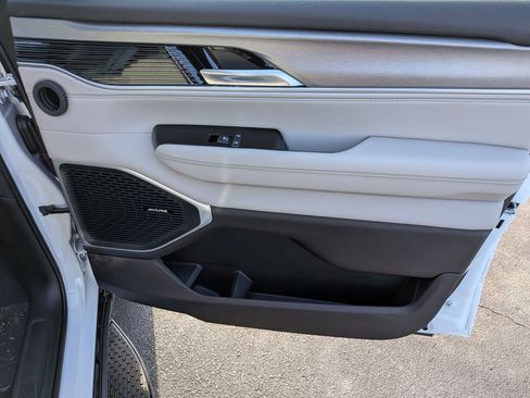 New 2026 Jeep Grand Wagoneer 4WD image 39