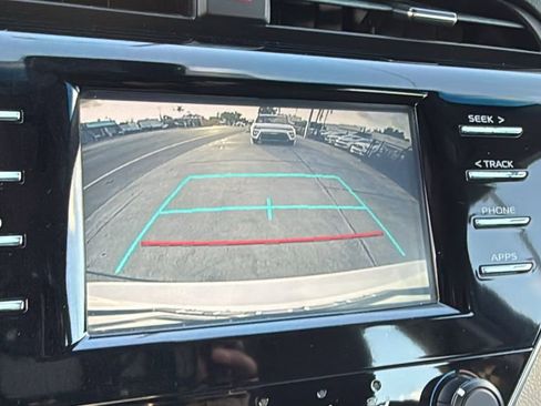 Used 2018 Toyota Camry L image 33