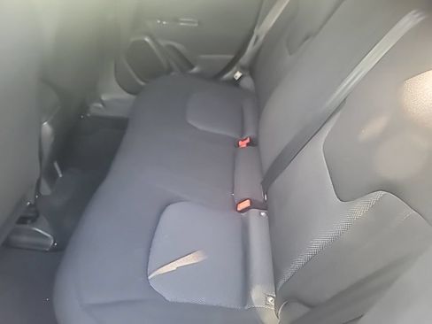 Used 2019 Jeep Renegade Sport w/ Sport Appearance Group AWD/4WD image 13