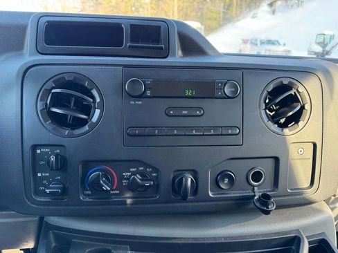Used 2014 Ford E-250 and Econoline 250 w/ Power Group RWD image 21