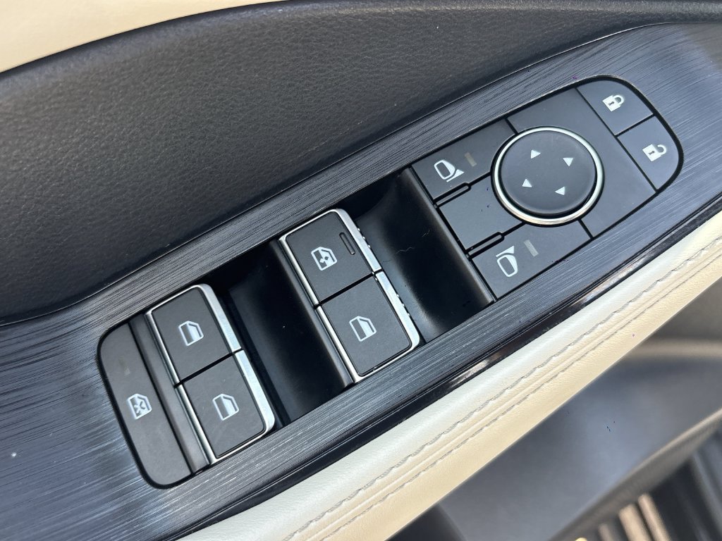 Used 2025 Nissan Rogue SL FWD image 22