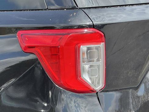 Used 2023 Ford Explorer XLT w/ Equipment Group 202A image 9