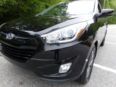 Used 2015 Hyundai Tucson SE AWD/4WD image 2