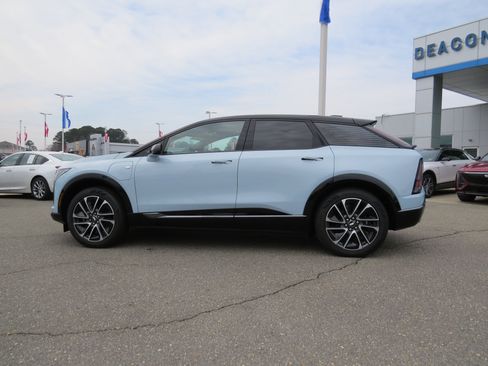 New 2026 Cadillac Optiq Sport 2 w/ LPO, Floor Liner Package image 26