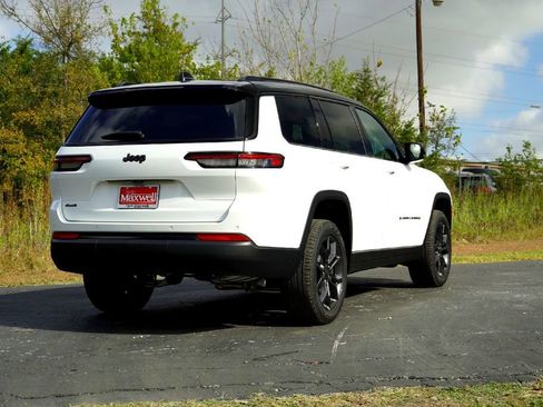 New 2025 Jeep Grand Cherokee L Limited image 6