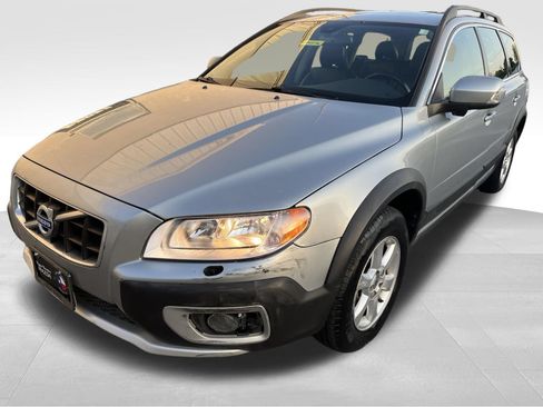 Used 2010 Volvo XC70 3.2 AWD/4WD image 1