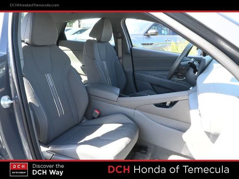 Used 2025 Hyundai Elantra Sport FWD image 21