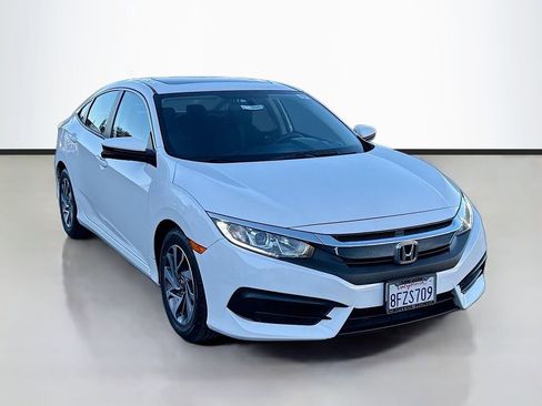 Used 2018 Honda Civic EX image 3