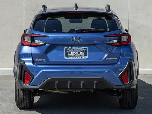 Used 2025 Subaru Crosstrek 2.5i Premium AWD/4WD image 4