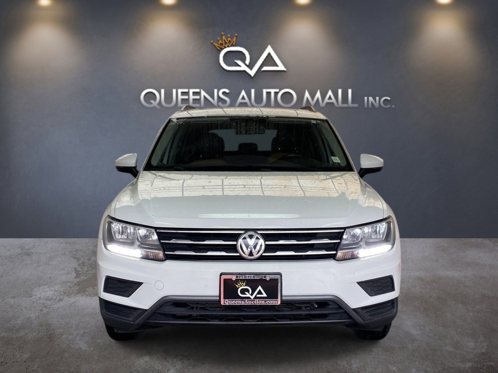 Used 2019 Volkswagen Tiguan SE w/ Panoramic Sunroof Package AWD/4WD image 2