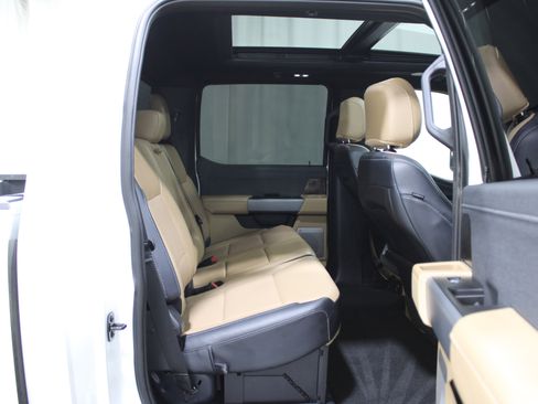 Used 2024 Ford F350 Lariat w/ Lariat Ultimate Package image 29