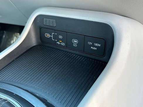 Used 2024 Hyundai Kona SEL FWD image 16