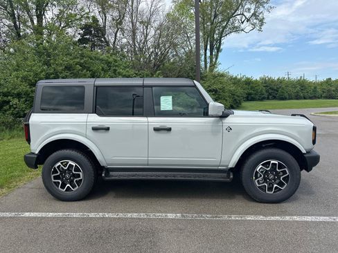 New 2026 Ford Bronco Outer Banks AWD/4WD image 18