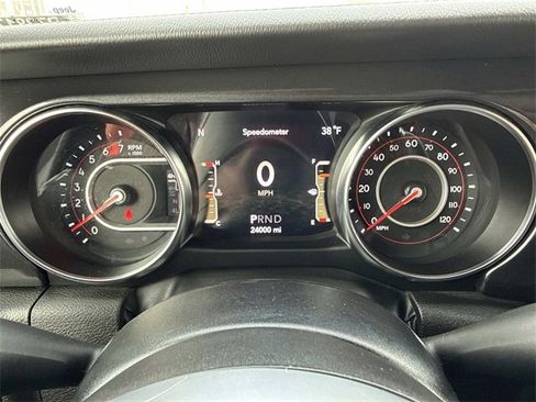 Used 2022 Jeep Wrangler Unlimited Rubicon w/ Xtreme Recon 35" Tire Package image 27