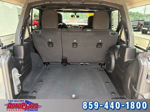 Used 2022 Jeep Wrangler Unlimited Rubicon image 38