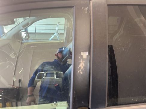 Used 2015 Chrysler Town & Country Touring image 22