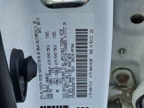 Used 2019 Toyota Tacoma SR5 AWD/4WD image 26