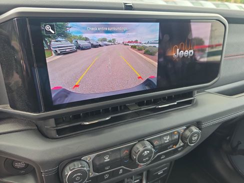 Used 2026 Jeep Gladiator Rubicon AWD/4WD image 30