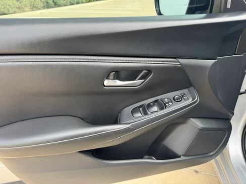 Used 2023 Nissan Sentra SV FWD image 23