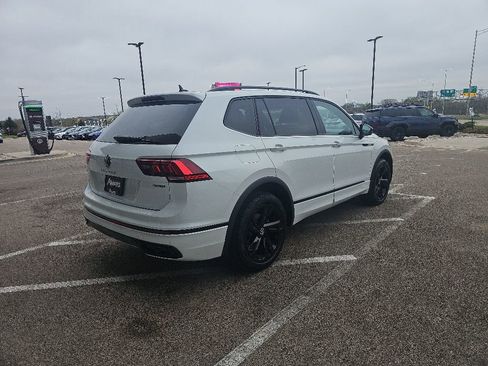 Used 2024 Volkswagen Tiguan SE R-Line w/ MDO Package, Two-Row AWD/4WD image 5