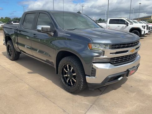 Used 2022 Chevrolet Silverado 1500 LT RWD image 3