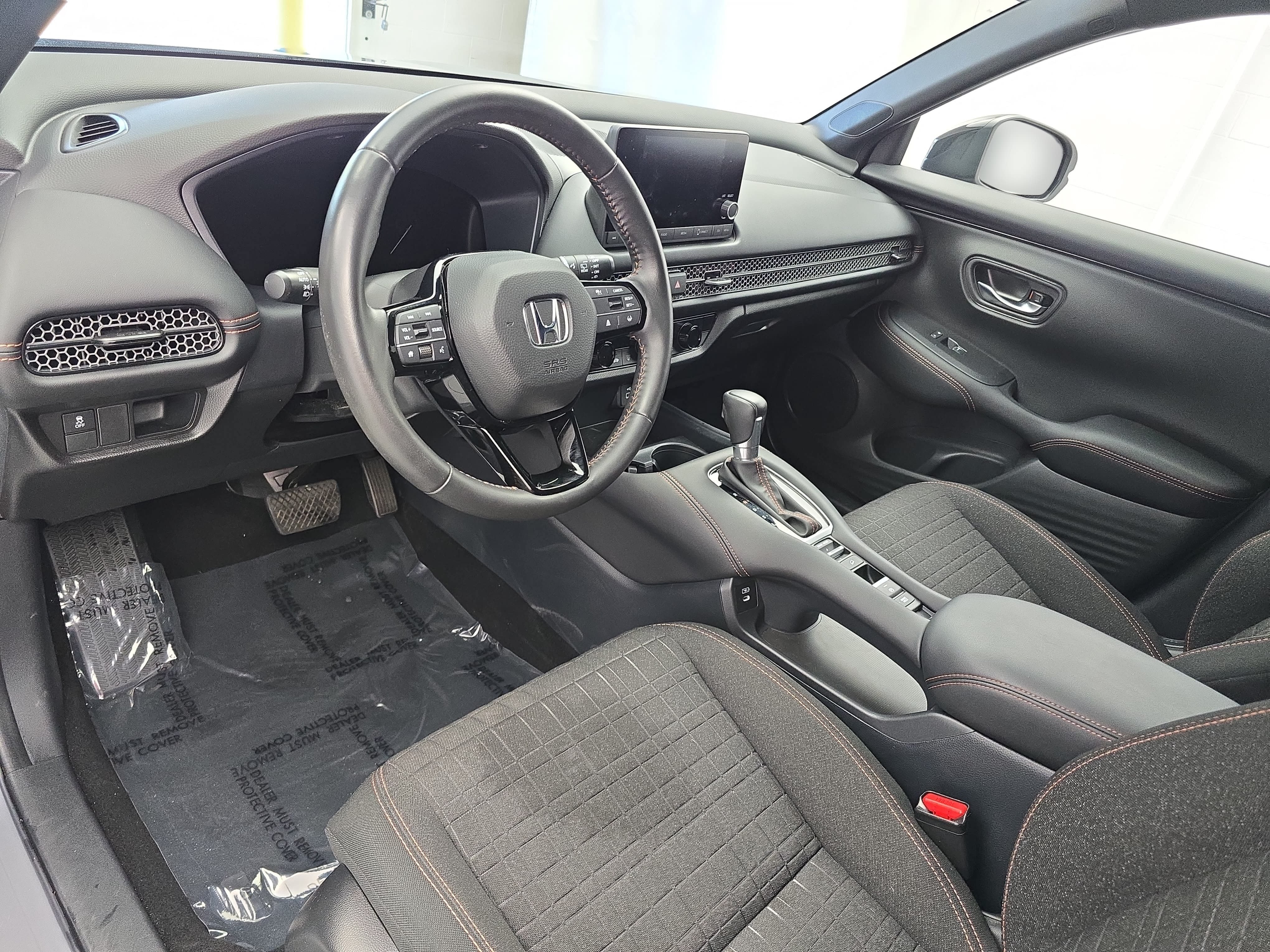 Used 2025 Honda HR-V Sport image 15