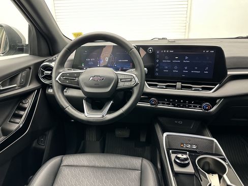 Certified 2026 Chevrolet Equinox LT w/ Convenience Package II AWD/4WD image 4