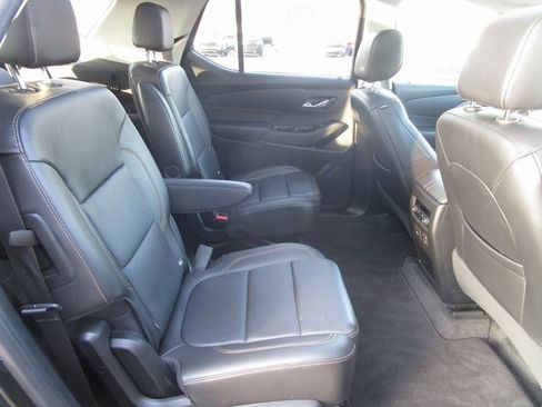 Used 2020 Chevrolet Traverse LT w/ LT Premium Package image 26