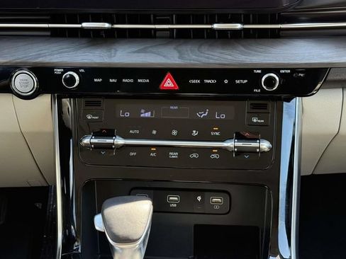 Used 2024 Kia Carnival SX FWD image 18