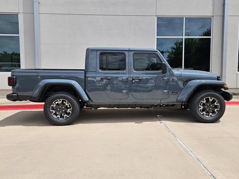 New 2026 Jeep Gladiator Sport AWD/4WD image 2