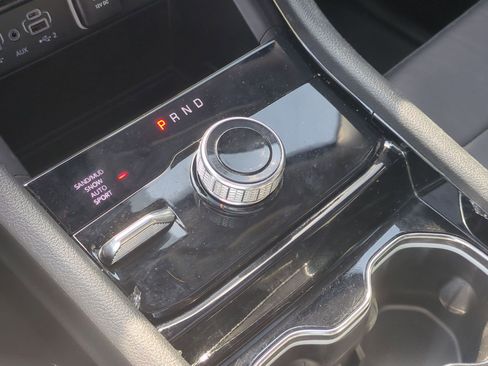 Used 2023 Jeep Grand Cherokee L Limited w/ Black Appearance Package image 16