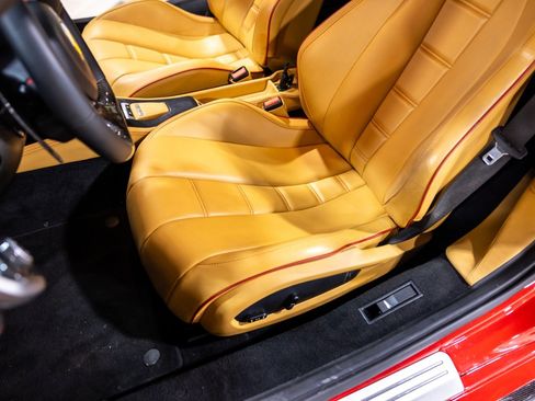 Used 2012 Ferrari 458 Italia Coupe RWD image 38