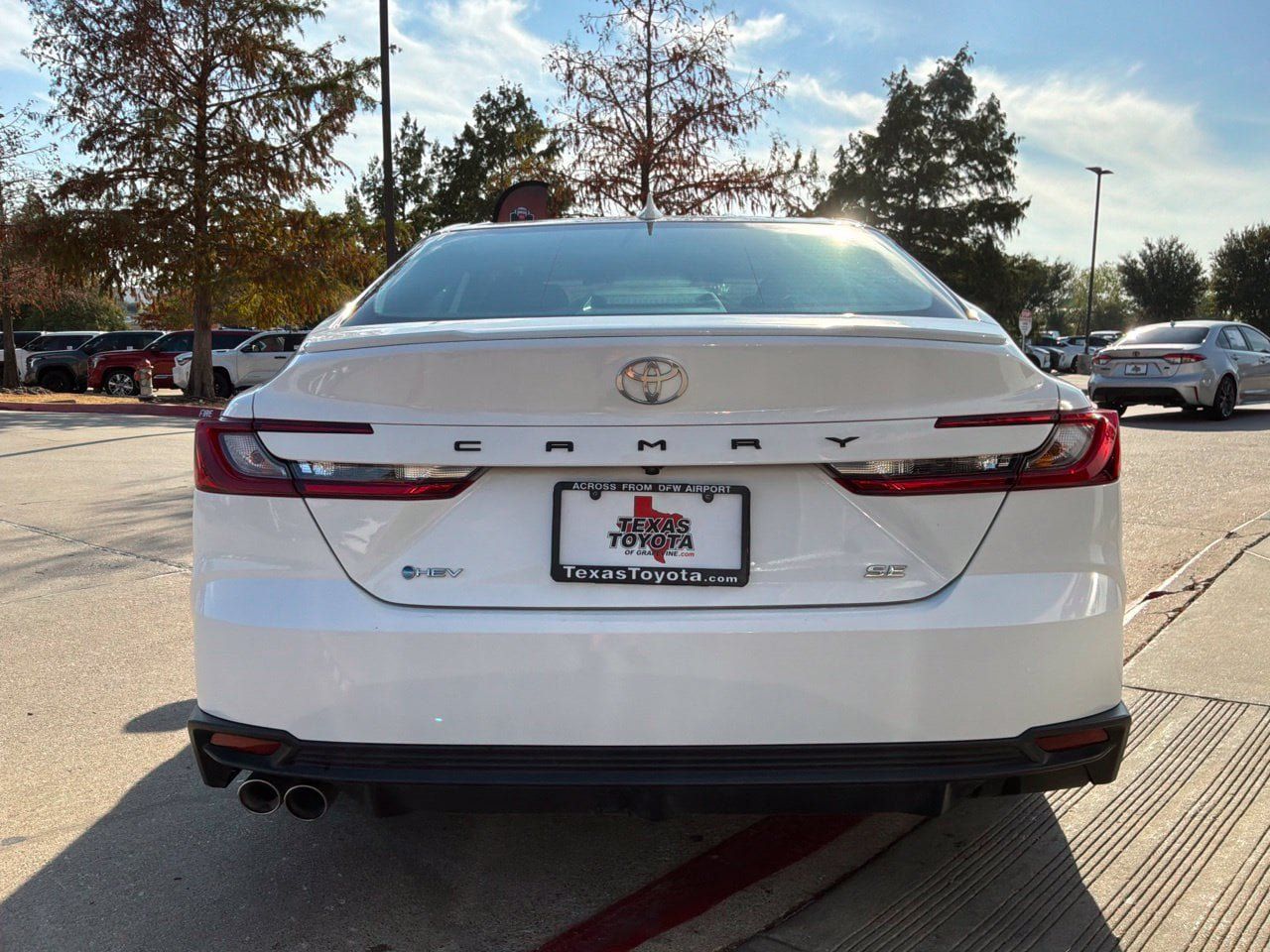 Used 2026 Toyota Camry SE FWD image 7