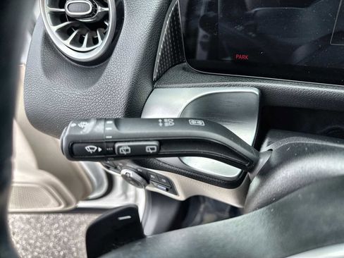 Used 2022 Mercedes-Benz GLB 250 image 26