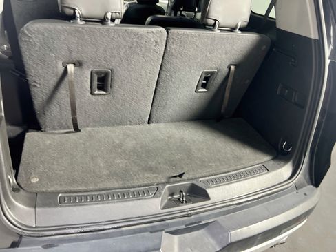 Used 2019 GMC Acadia SLT w/ LPO, Floor Liner Package AWD/4WD image 28