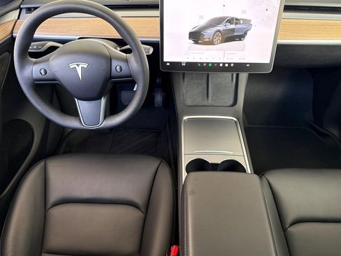 Used 2025 Tesla Model Y Long Range AWD/4WD image 4