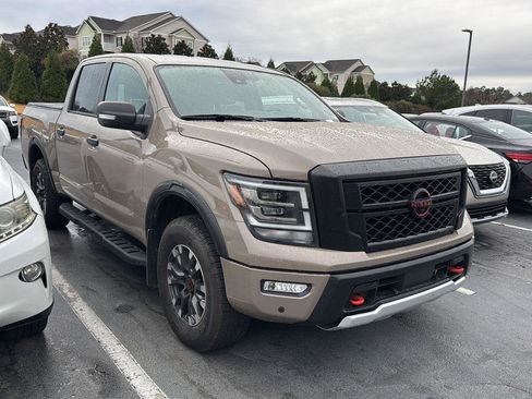 Used 2023 Nissan Titan PRO-4X w/ Pro-4x Convenience Package image 5