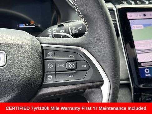Used 2023 Jeep Grand Cherokee L Limited AWD/4WD image 30