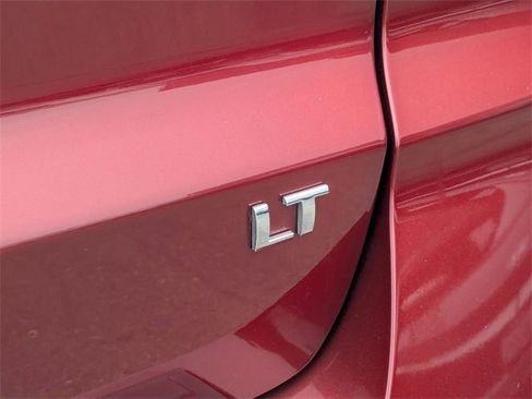 Used 2017 Chevrolet Traverse LT image 31