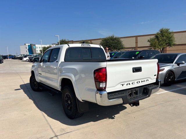 Used 2022 Toyota Tacoma SR5 RWD image 4
