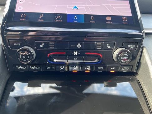 Certified 2025 Jeep Grand Cherokee Limited image 31