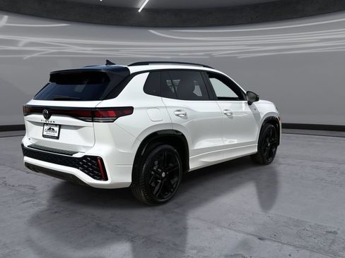 New 2026 Volkswagen Tiguan SE R-Line FWD image 5