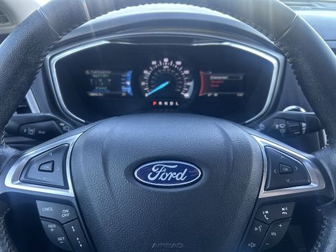 Used 2020 Ford Fusion SE w/ Equipment Group 151A FWD image 15