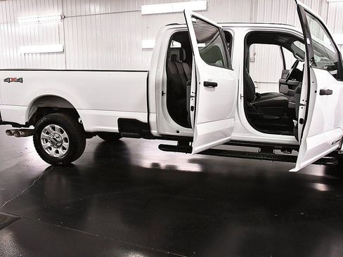 Used 2024 Ford F250 XLT AWD/4WD image 34